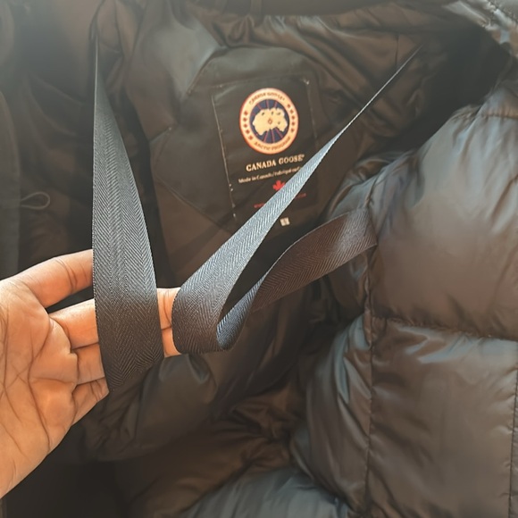 Authentic 🇨🇦 Canada goose jacket - Picture 11 of 17